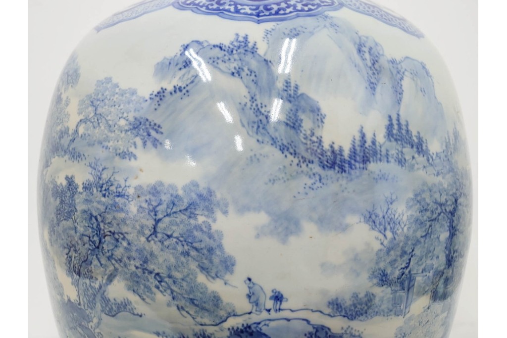 時代物　明治期　伊万里　高さ約60cm　緻密な山水図が描かれた染付の花瓶　(R-091430)