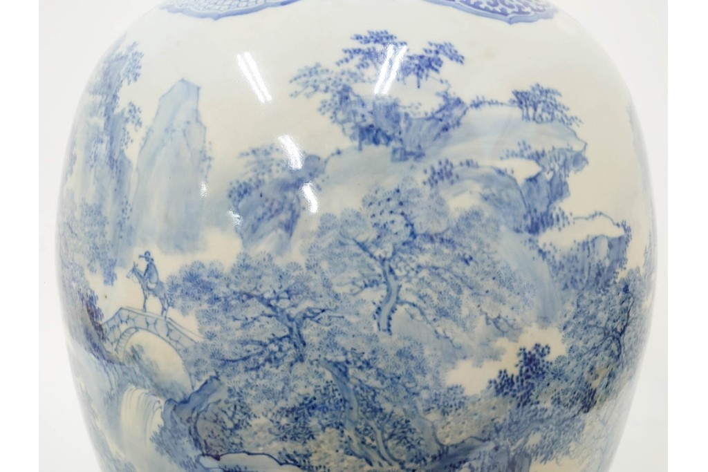 時代物　明治期　伊万里　高さ約60cm　緻密な山水図が描かれた染付の花瓶　(R-091430)