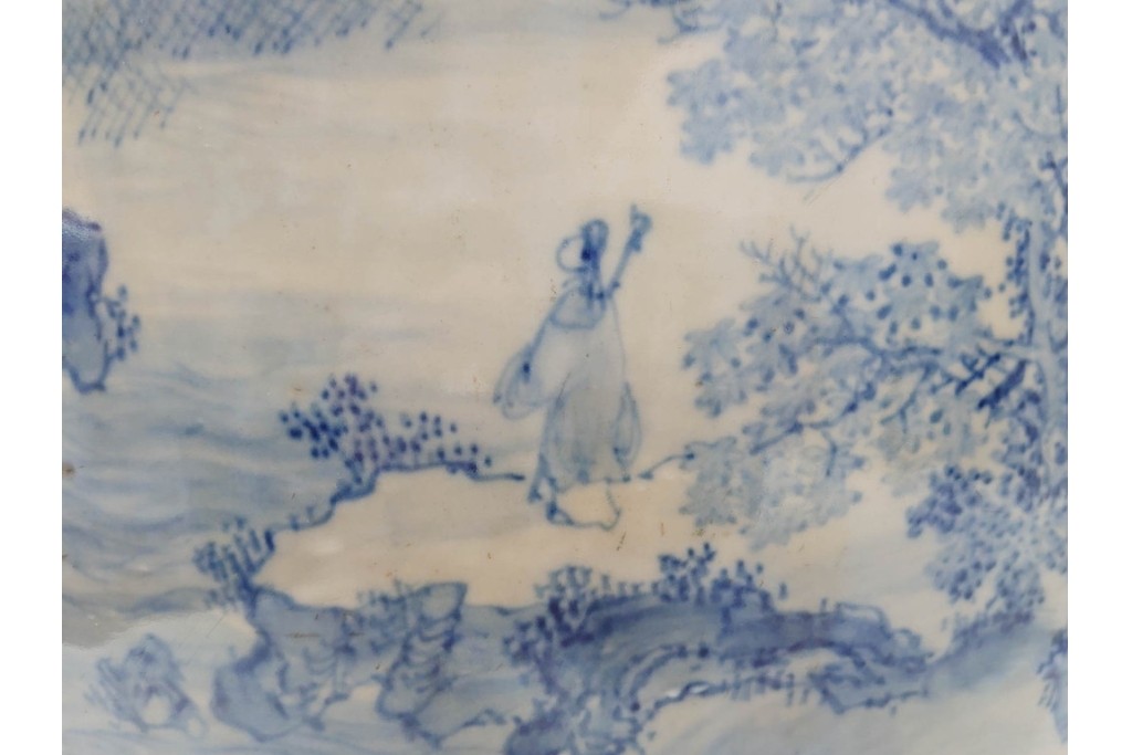 時代物　明治期　伊万里　高さ約60cm　緻密な山水図が描かれた染付の花瓶　(R-091430)