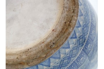 時代物　明治期　伊万里　高さ約60cm　緻密な山水図が描かれた染付の花瓶　(R-091430)