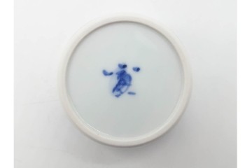 人間国宝　富本憲吉　色絵の丸紋が映えるぐい呑　共箱なし　(R-091431)