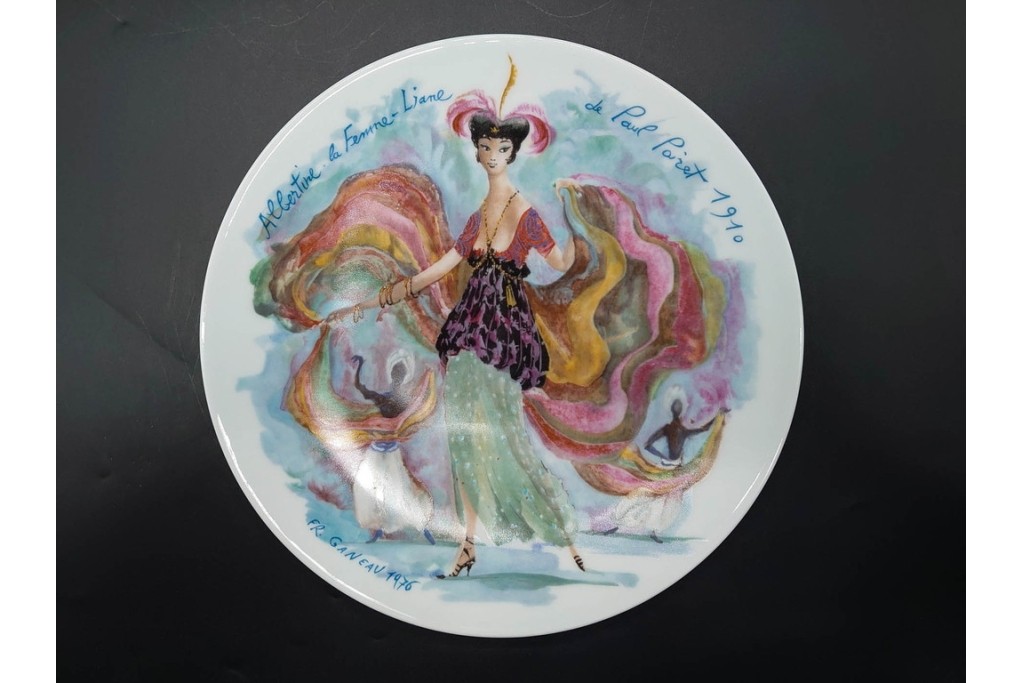 フランス　LIMOGES(リモージュ)　アンリ・ダルソー社　色鮮やかな女性の装いを描いたプレート6枚セット　(R-091441)