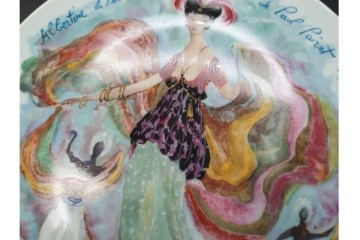 フランス　LIMOGES(リモージュ)　アンリ・ダルソー社　色鮮やかな女性の装いを描いたプレート6枚セット　(R-091441)