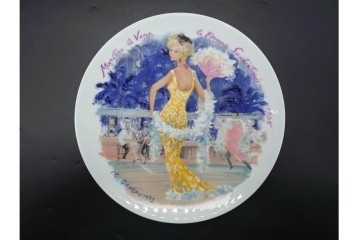 フランス　LIMOGES(リモージュ)　アンリ・ダルソー社　色鮮やかな女性の装いを描いたプレート6枚セット　(R-091441)