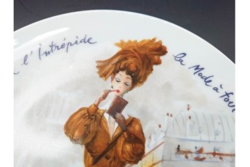 フランス　LIMOGES(リモージュ)　アンリ・ダルソー社　色鮮やかな女性の装いを描いたプレート6枚セット　(R-091441)