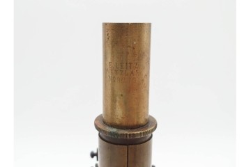 ドイツ　Ernst Leitz Wetzlar(エルンスト・ライツ)　No.9279　金色の鏡筒が印象的な顕微鏡　外箱付き　(R-091445)