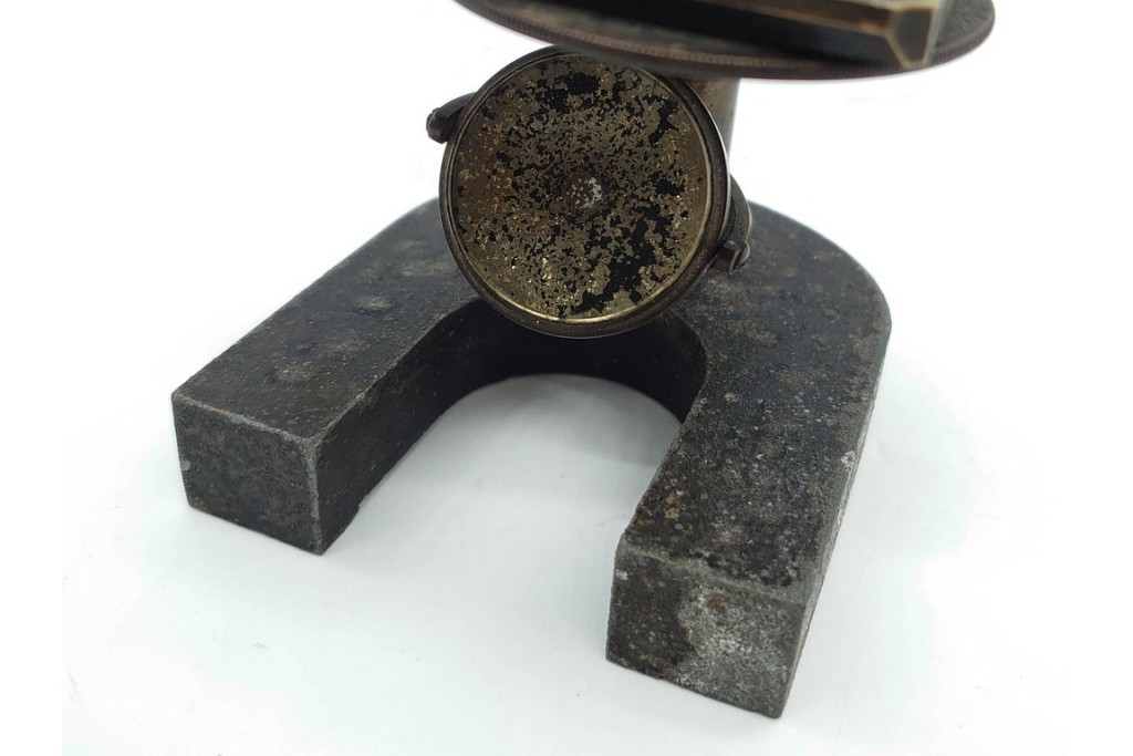ドイツ　Ernst Leitz Wetzlar(エルンスト・ライツ)　No.9279　金色の鏡筒が印象的な顕微鏡　外箱付き　(R-091445)