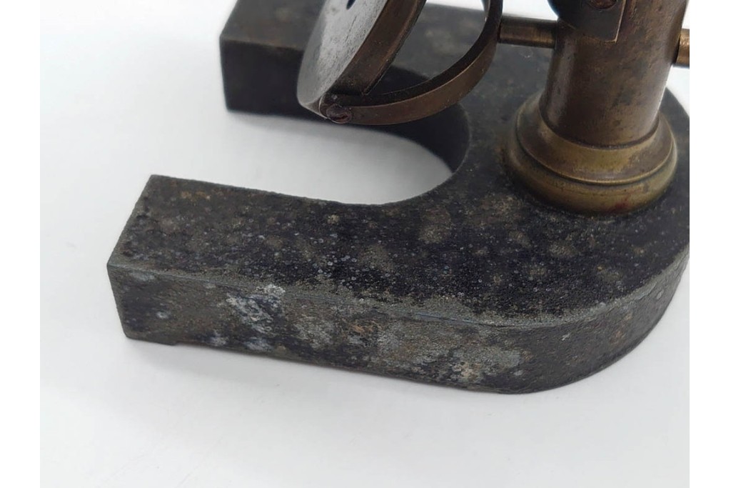 ドイツ　Ernst Leitz Wetzlar(エルンスト・ライツ)　No.9279　金色の鏡筒が印象的な顕微鏡　外箱付き　(R-091445)