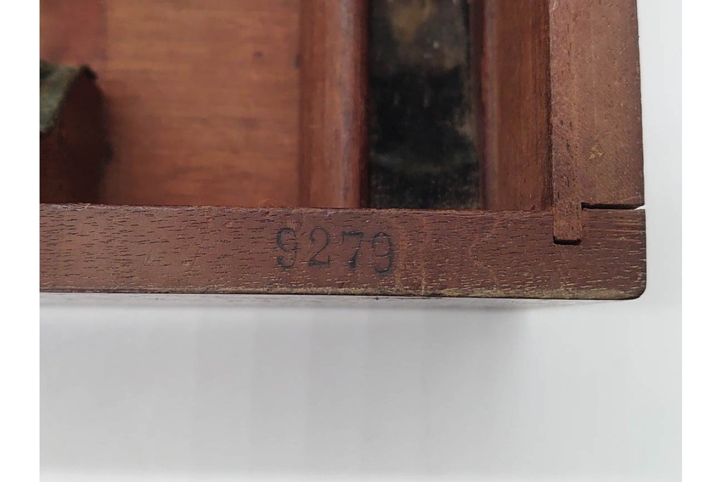 ドイツ　Ernst Leitz Wetzlar(エルンスト・ライツ)　No.9279　金色の鏡筒が印象的な顕微鏡　外箱付き　(R-091445)