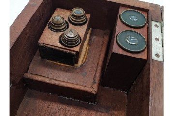 ドイツ　Ernst Leitz Wetzlar(エルンスト・ライツ)　No.9279　金色の鏡筒が印象的な顕微鏡　外箱付き　(R-091445)