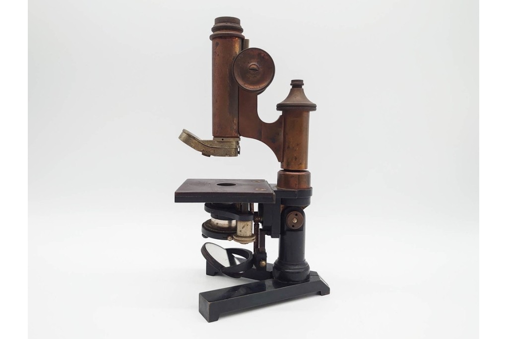 ドイツ　Ernst Leitz Wetzlar(エルンスト・ライツ)　No.112638　レンズ付き顕微鏡　外箱付き　(R-091446)