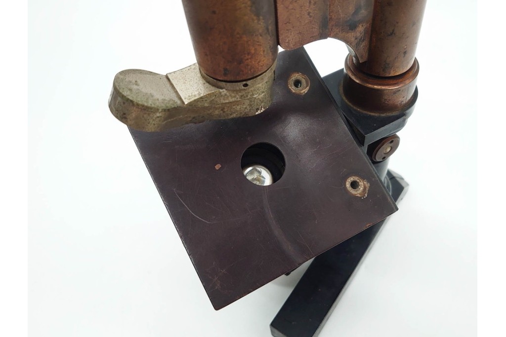 ドイツ　Ernst Leitz Wetzlar(エルンスト・ライツ)　No.112638　レンズ付き顕微鏡　外箱付き　(R-091446)