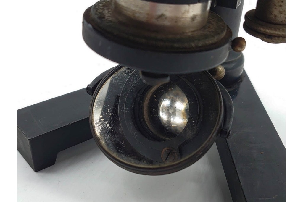 ドイツ　Ernst Leitz Wetzlar(エルンスト・ライツ)　No.112638　レンズ付き顕微鏡　外箱付き　(R-091446)
