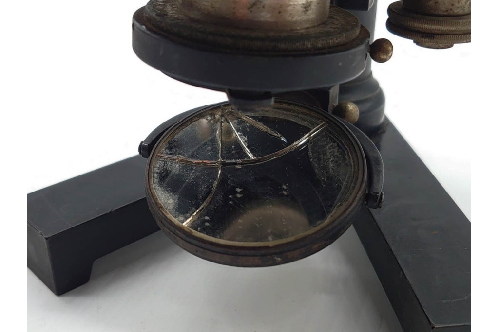 ドイツ　Ernst Leitz Wetzlar(エルンスト・ライツ)　No.112638　レンズ付き顕微鏡　外箱付き　(R-091446)