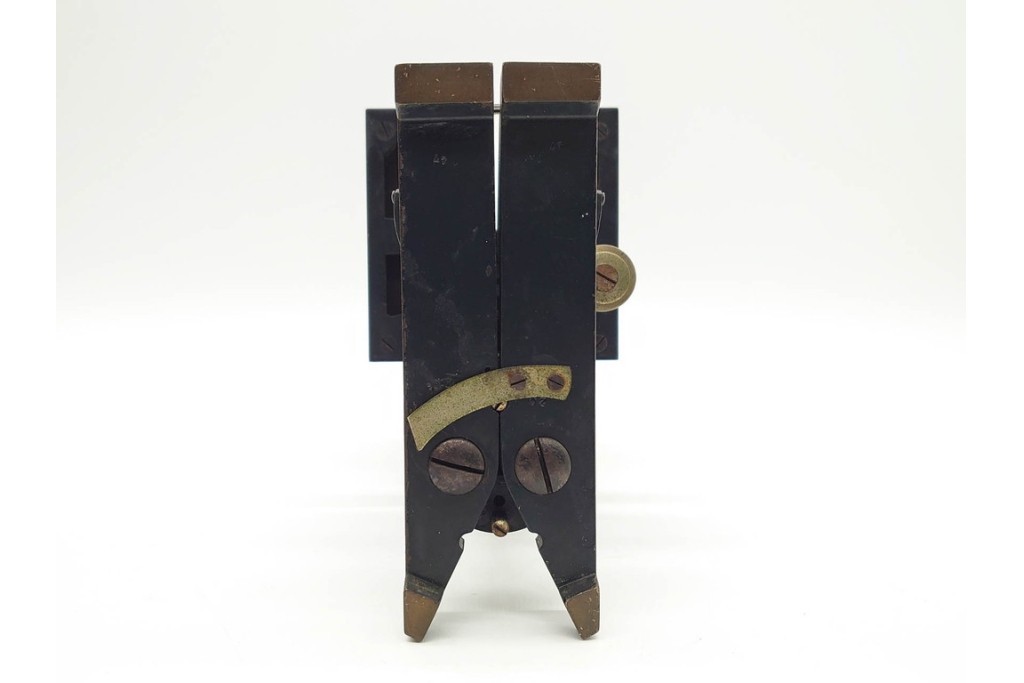 ドイツ　Ernst Leitz Wetzlar(エルンスト・ライツ)　No.112638　レンズ付き顕微鏡　外箱付き　(R-091446)