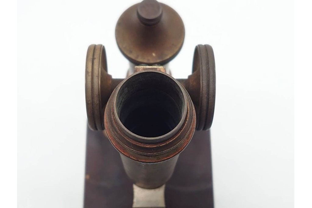 ドイツ　Ernst Leitz Wetzlar(エルンスト・ライツ)　No.112638　レンズ付き顕微鏡　外箱付き　(R-091446)