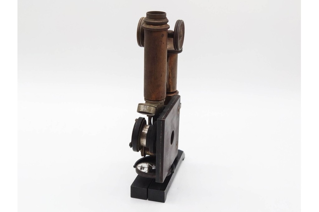 ドイツ　Ernst Leitz Wetzlar(エルンスト・ライツ)　No.112638　レンズ付き顕微鏡　外箱付き　(R-091446)