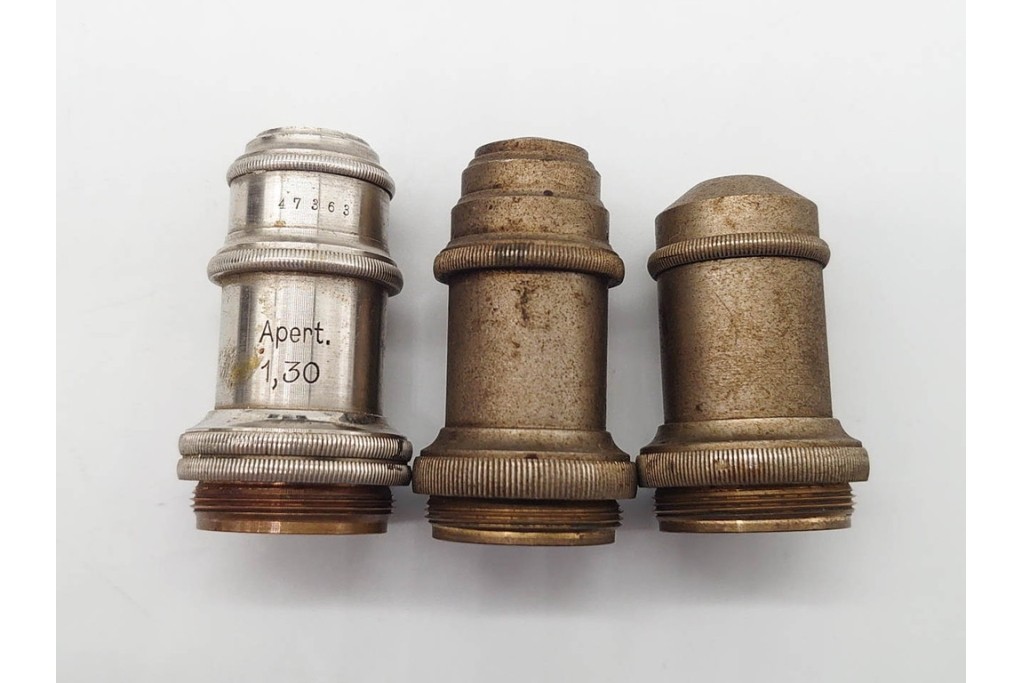 ドイツ　Ernst Leitz Wetzlar(エルンスト・ライツ)　No.112638　レンズ付き顕微鏡　外箱付き　(R-091446)