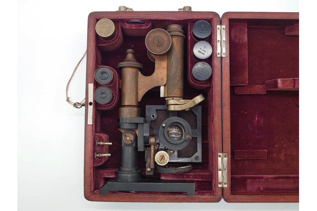 ドイツ　Ernst Leitz Wetzlar(エルンスト・ライツ)　No.112638　レンズ付き顕微鏡　外箱付き　(R-091446)