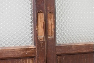 アンティーク建具　昭和初期　幅狭サイズ　ダイヤ模様のプレスガラスがレトロなガラス戸3枚セット　(R-091450)