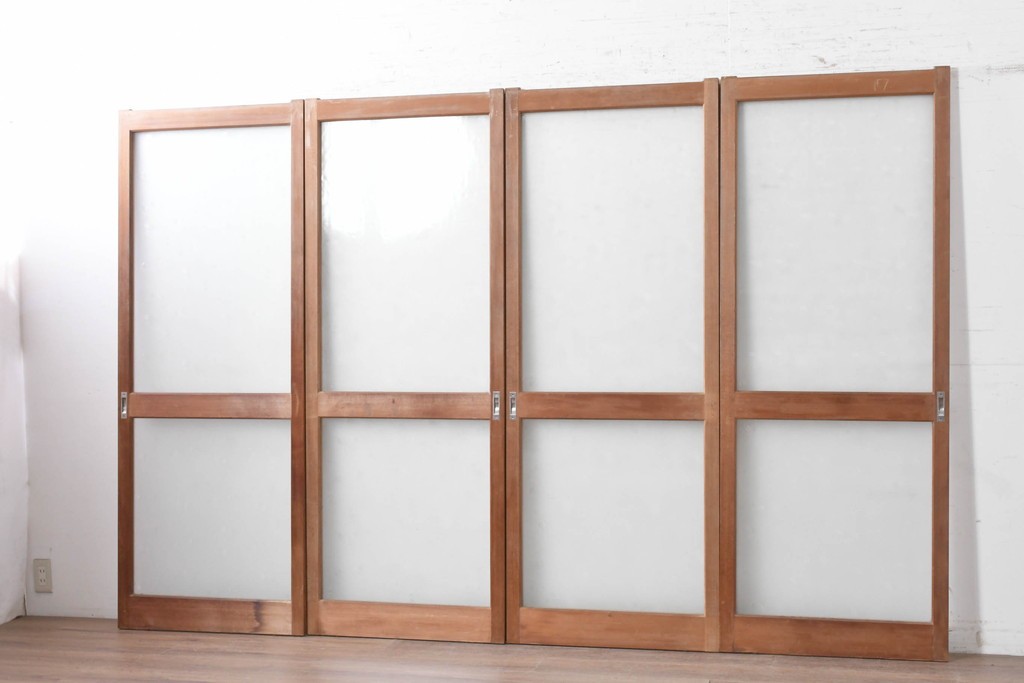 ヴィンテージ建具　昭和後期　希少な昭和型板ガラス「みどり」を使ったシンプルなガラス戸4枚セット　(R-091451)