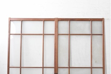 アンティーク建具　昭和初期から昭和中期　上手物!!　細身の桟と腰板を端正に組み上げた作りの良いガラス戸2枚セット　(R-091454)