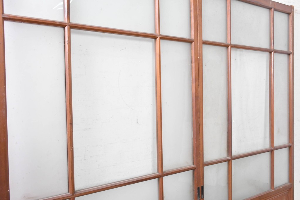 アンティーク建具　昭和初期から昭和中期　上手物!!　細身の桟と腰板を端正に組み上げた作りの良いガラス戸2枚セット　(R-091454)