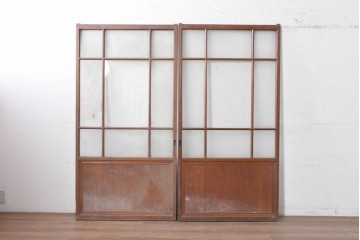 アンティーク建具　昭和初期から昭和中期　上手物!!　細身の桟と腰板を端正に組み上げた作りの良いガラス戸2枚セット　(R-091454)