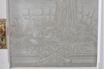 イギリスアンティーク建具　1890年から1910年頃　詩人ラ・フォンテーヌの肖像画を描いたエッチングガラス入りドア1枚　(R-091457)