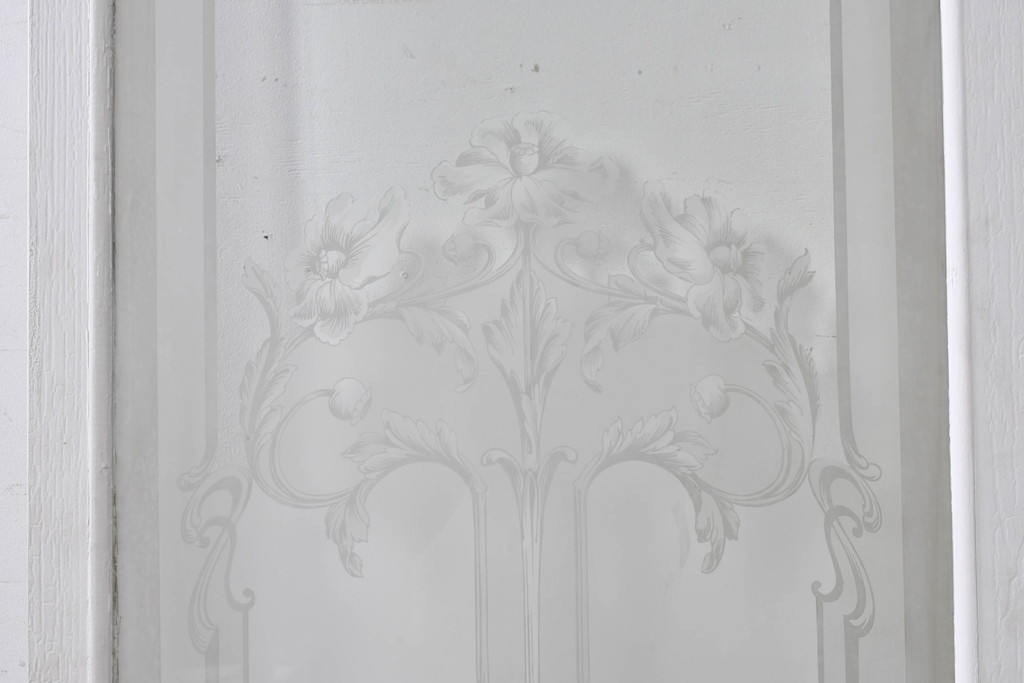 イギリスアンティーク建具　1890年から1910年頃　花を優美に描いたエッチングガラス入りドア1枚　(R-091458)