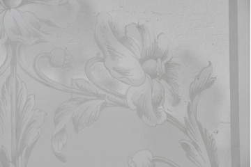 イギリスアンティーク建具　1890年から1910年頃　花を優美に描いたエッチングガラス入りドア1枚　(R-091458)