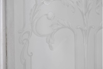 イギリスアンティーク建具　1890年から1910年頃　花を優美に描いたエッチングガラス入りドア1枚　(R-091458)