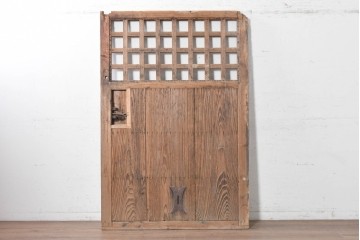 アンティーク建具　明治から大正期　素朴で味わい深いきつね格子蔵戸1枚　(R-091459)