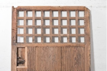 アンティーク建具　明治から大正期　素朴で味わい深いきつね格子蔵戸1枚　(R-091459)