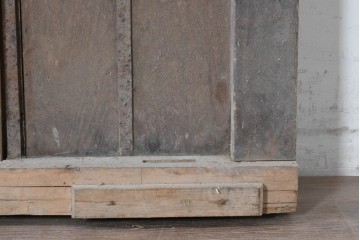 アンティーク建具　明治から大正期　素朴で味わい深いきつね格子蔵戸1枚　(R-091459)