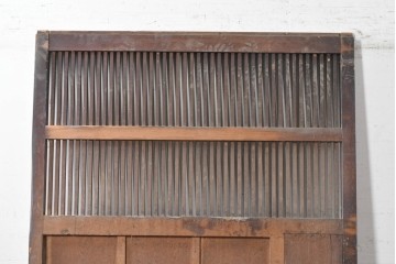 アンティーク建具　明治から大正期　縦格子と鉄金具が和の趣を添える格子蔵戸1枚　(R-091460)