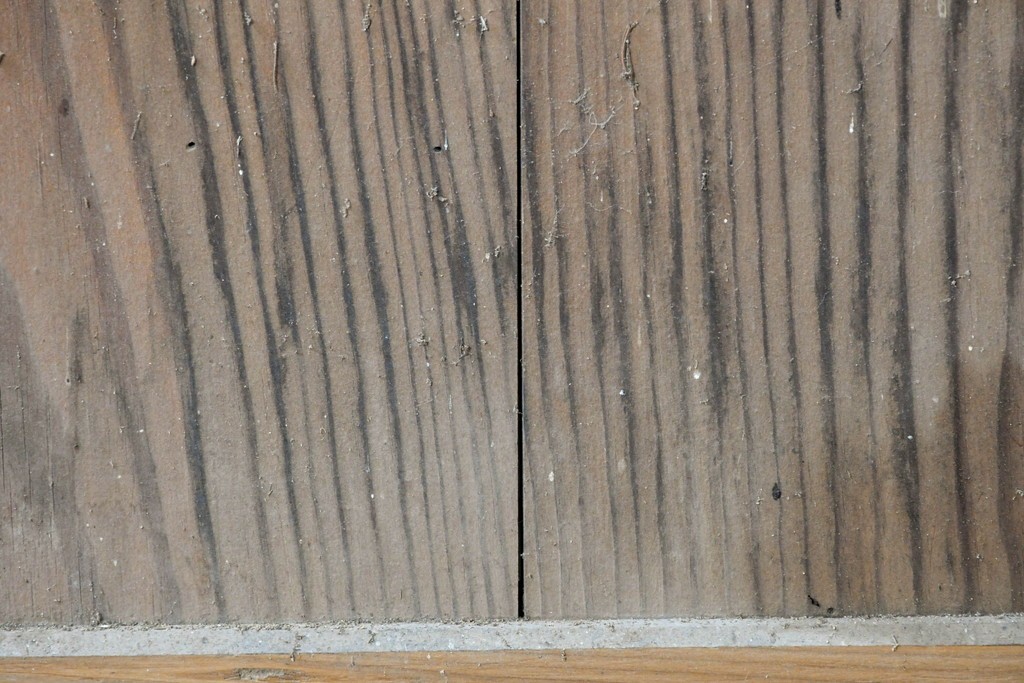 アンティーク建具　明治から大正期　素朴な木の表情を楽しめる蔵戸1枚　(R-091461)