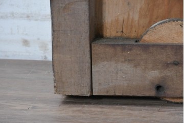 アンティーク建具　明治から大正期　素朴な木の表情を楽しめる蔵戸1枚　(R-091461)