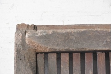 アンティーク建具　明治から大正期　栗材　赤みを帯びた色合いと縦格子が味わい深い格子蔵戸1枚　(R-091462)