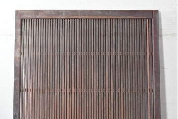 アンティーク建具　明治から大正期　上手物　栗材　細かな桟が整然と並ぶ格子蔵戸1枚　(R-091463)