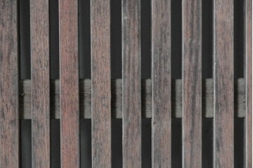 アンティーク建具　明治から大正期　上手物　栗材　細かな桟が整然と並ぶ格子蔵戸1枚　(R-091463)
