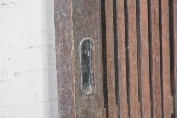 アンティーク建具　明治から大正期　上手物　栗材　細かな桟が整然と並ぶ格子蔵戸1枚　(R-091463)