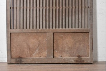アンティーク建具　明治から大正期　上手物　栗材　細かな桟が整然と並ぶ格子蔵戸1枚　(R-091463)