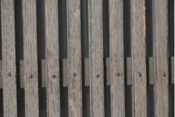 アンティーク建具　明治から大正期　上手物　栗材　細かな桟が整然と並ぶ格子蔵戸1枚　(R-091463)