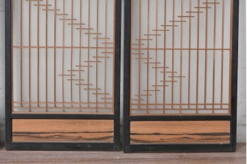 ヴィンテージ建具　昭和中期　腰板黒柿材　流れるような組子意匠が美しい片面ガラスの書院戸4枚セット　(R-091464)