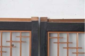 ヴィンテージ建具　昭和中期　腰板黒柿材　流れるような組子意匠が美しい片面ガラスの書院戸4枚セット　(R-091464)