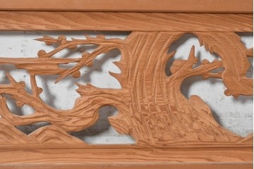 ヴィンテージ建具　昭和後期　豊かな木目と松竹梅の透かし彫りが華やかな欄間2枚セット　(R-091466)