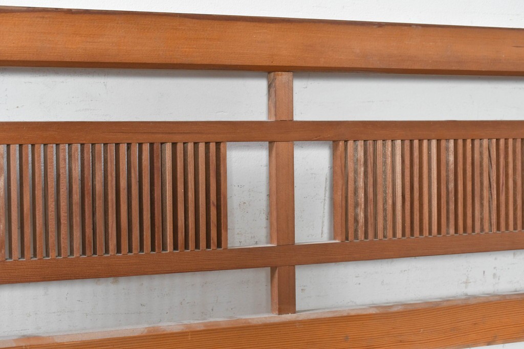ヴィンテージ建具　昭和後期　細かな縦格子を配した格子欄間2枚セット　(R-091468)