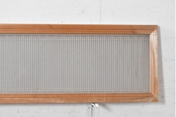 ヴィンテージ建具　昭和後期　片面ガラス　繊細な縦格子が連なる筬欄間1枚　(R-091470)