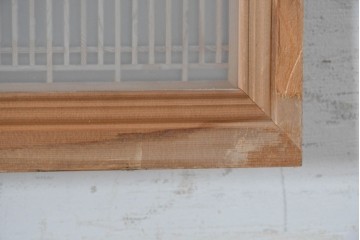 ヴィンテージ建具　昭和後期　片面ガラス　繊細な縦格子が連なる筬欄間1枚　(R-091470)